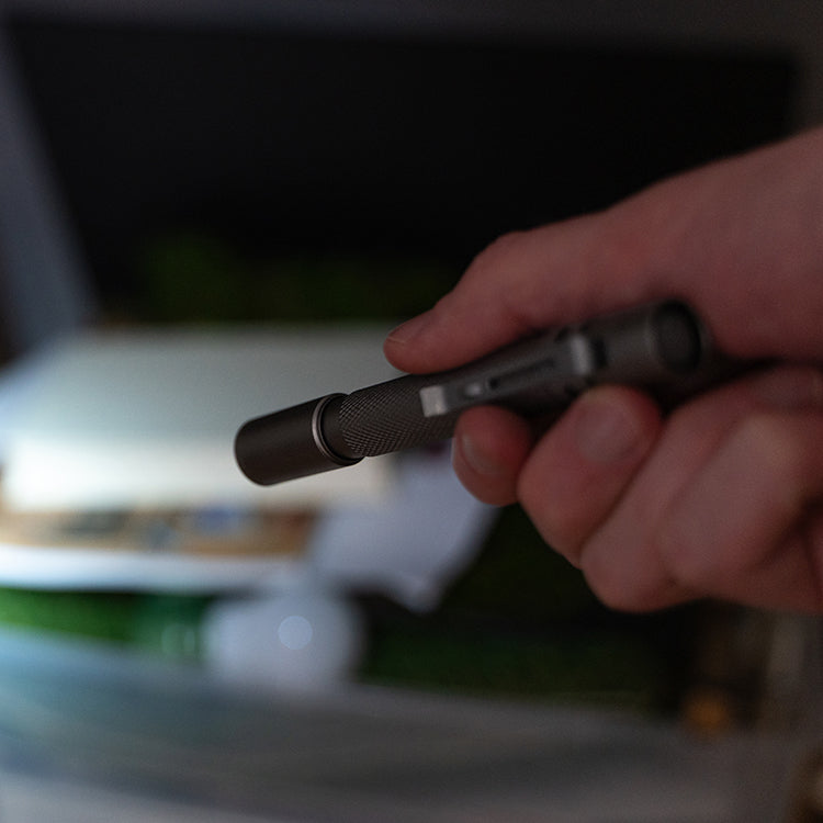 MINI FLASHLIGHT