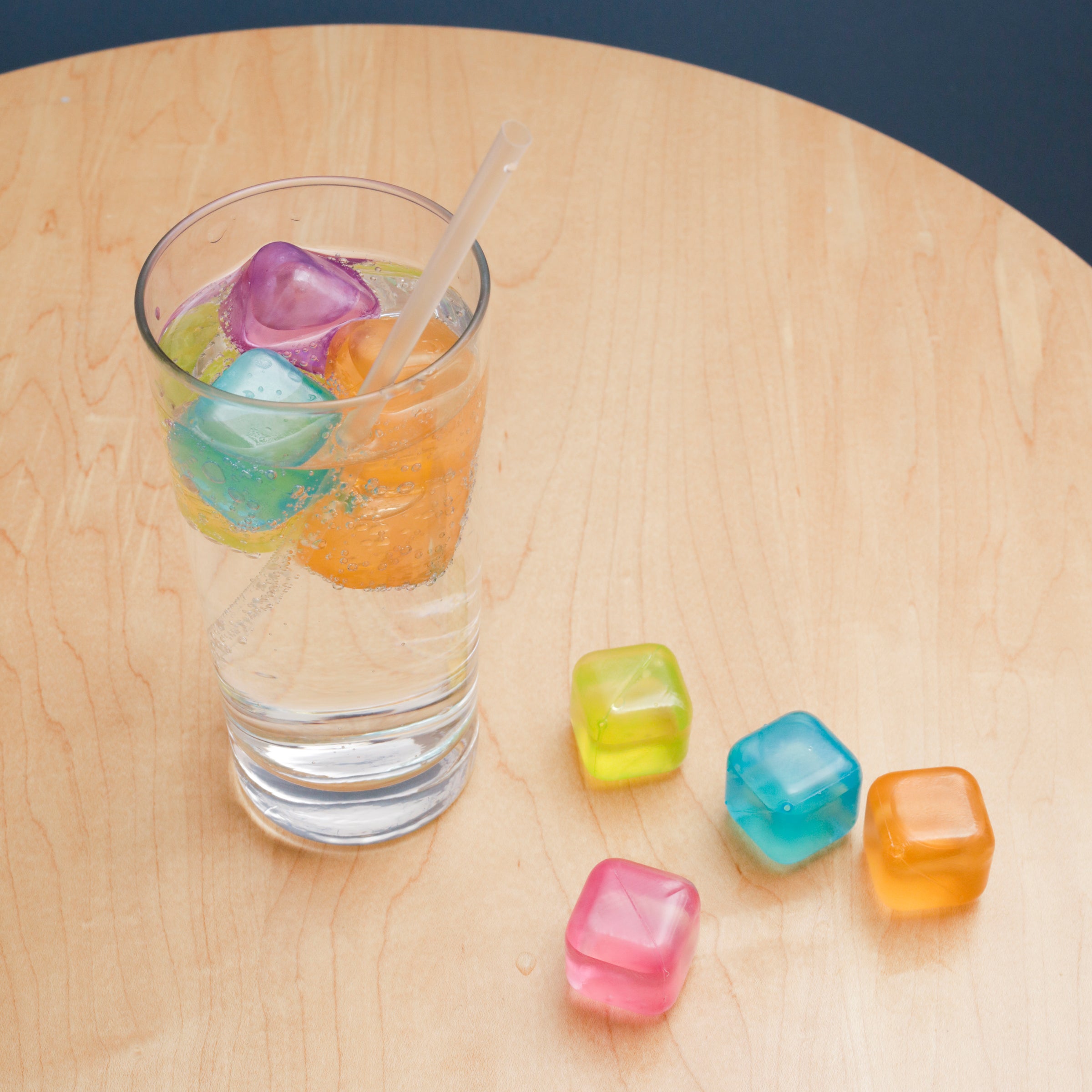 Kikkerland Cubitos de hielo reutilizables, juego de 30, multicolor