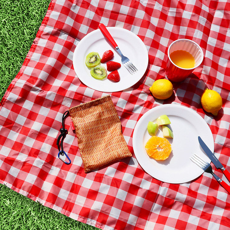 Gingham Picnic Blanket – Kikkerland Design Inc