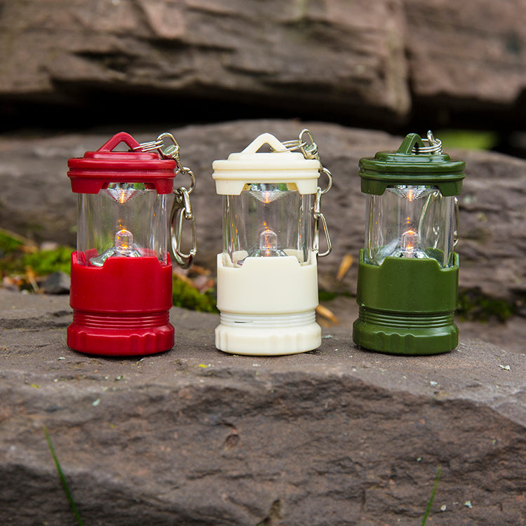 小物・アクセサリー Kee Mini Lantern Keychain – Kikkerland Design Inc