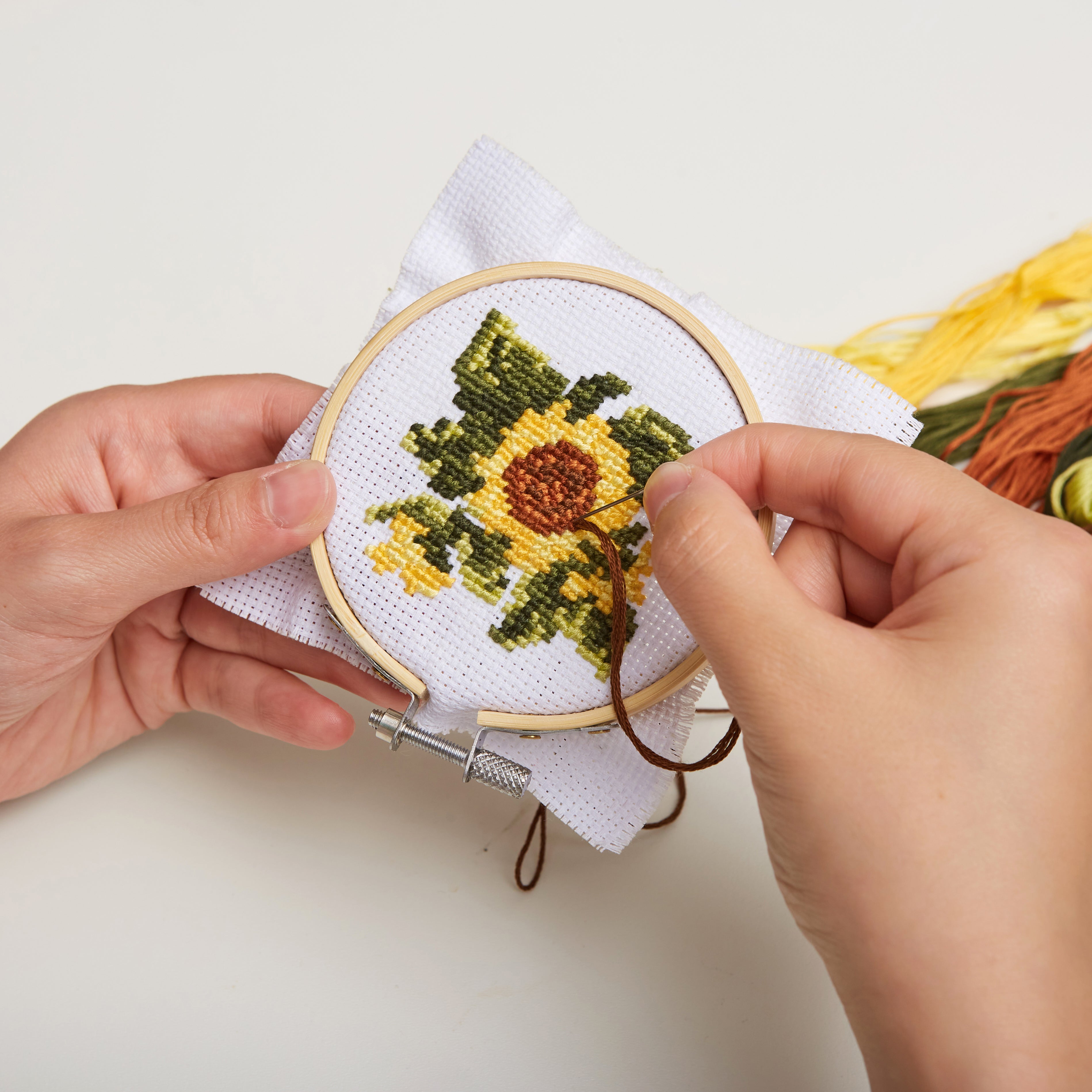 Sunflower Mini Cross Stitch Embroidery Kit – Kikkerland Design Inc