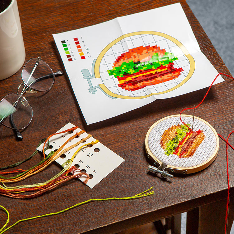 Burger Mini Cross Embroidery Kit – Kikkerland Design Inc