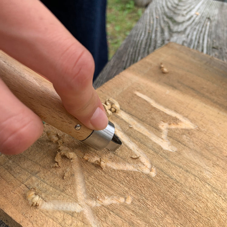 Huckleberry Wood Carving Tool – Kikkerland Design Inc