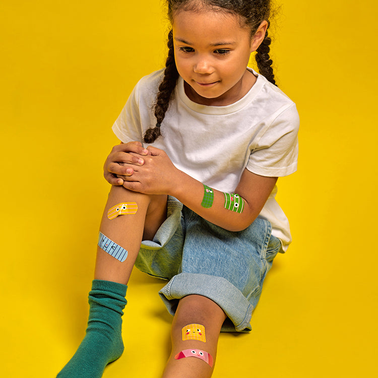 Kidoki Ouchy Friends Adhesive Bandages – Kikkerland Design Inc