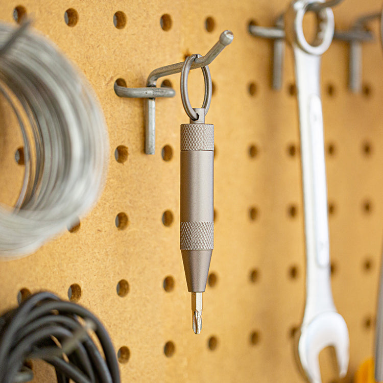 Screw It! – Kikkerland Design Inc