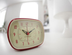 Red Retro Alarm Clock – Kikkerland Design Inc