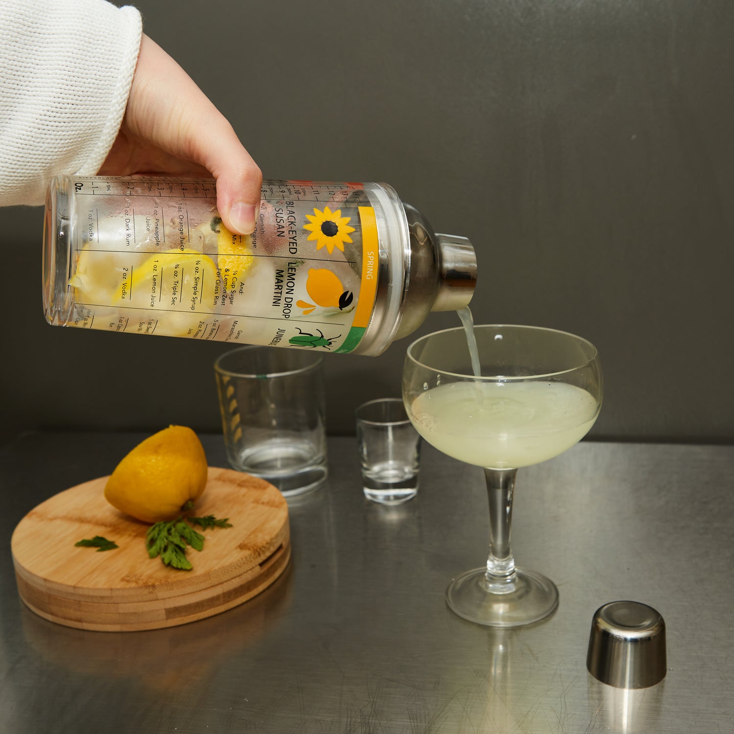 Mix Master Cocktail Shaker – Kikkerland Design Inc