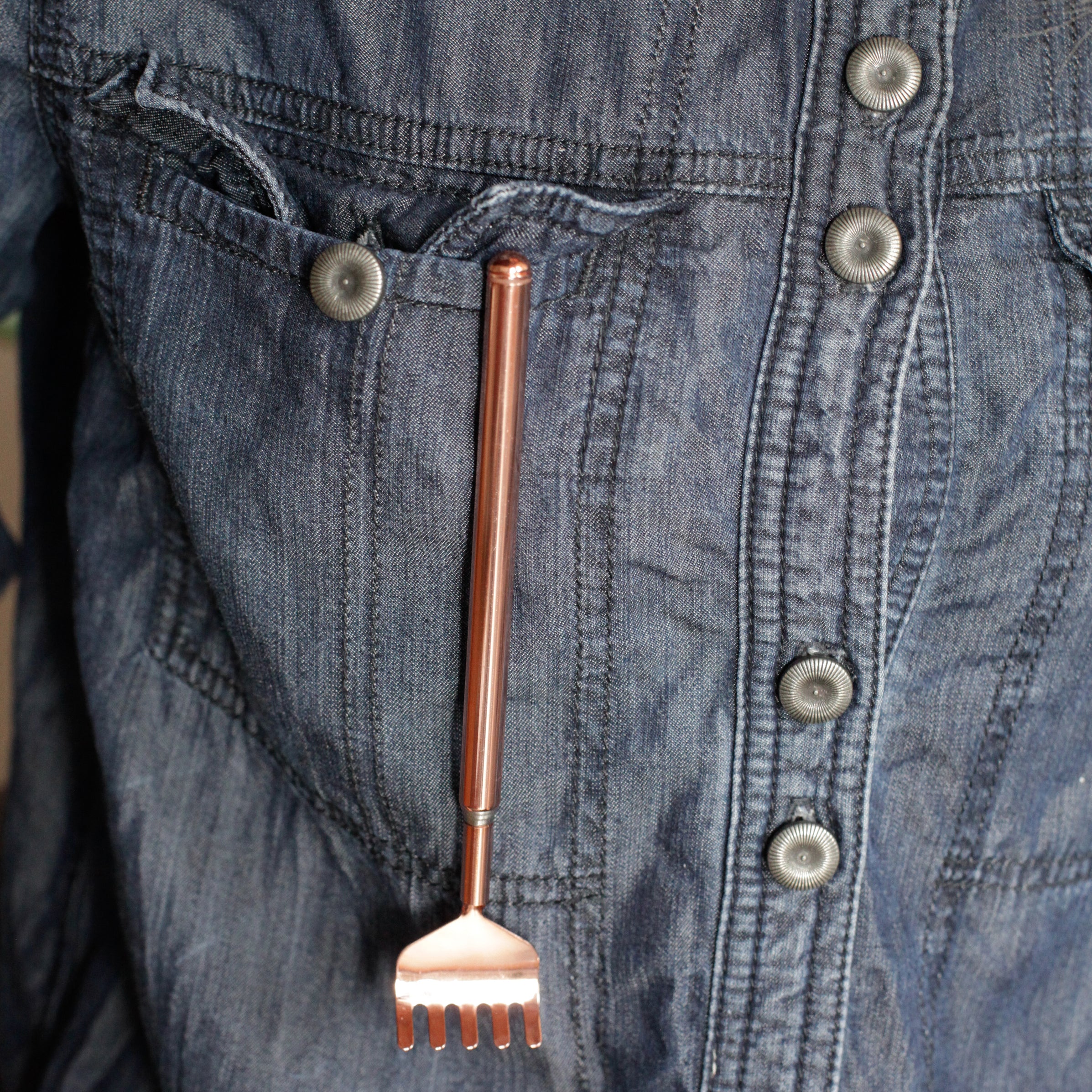 Copper Back Scratcher — Kikkerland Design Inc